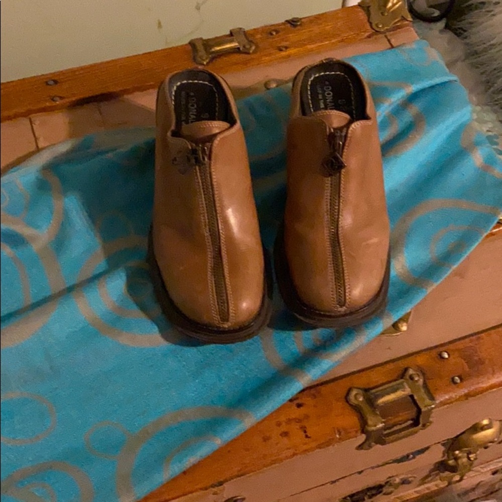 Donald pliner clogs